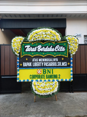 Papan Bunga Duka di Sajingan Besar