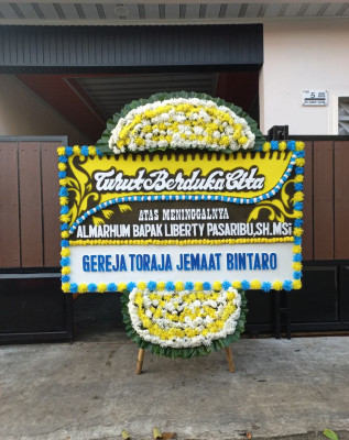 Papan Bunga Duka di Sajingan Besar